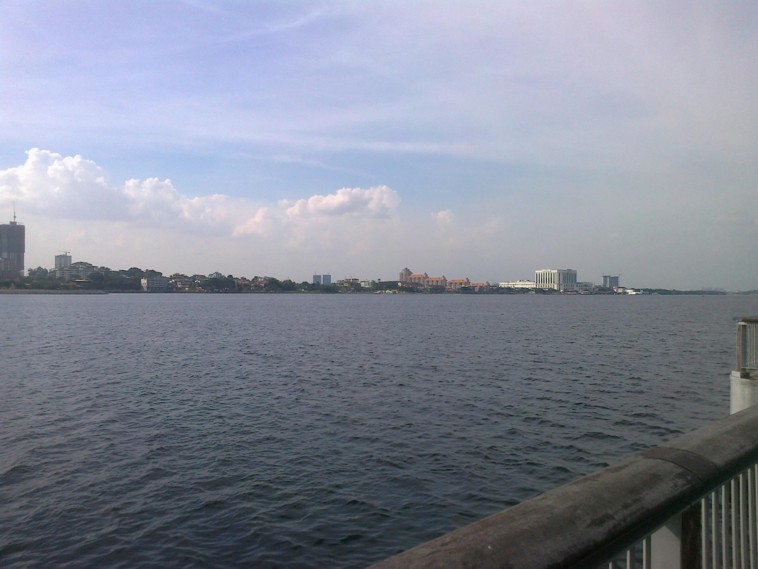 Straits_of_Johor1.jpg